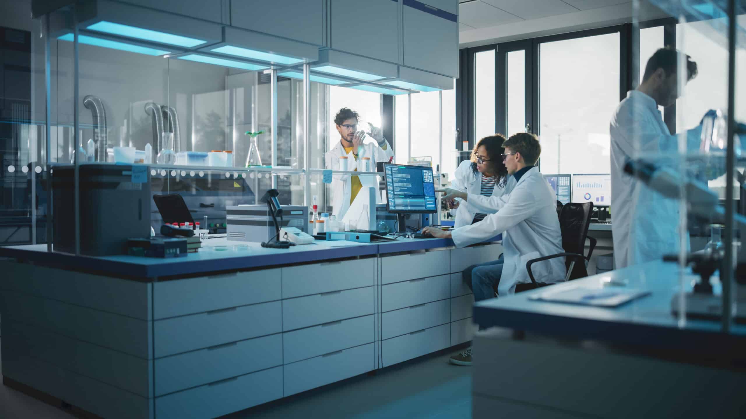 Modern,Medicine,Research,Laboratory:,Diverse,Team,Of,Multi-ethnic,Young,Scientists
